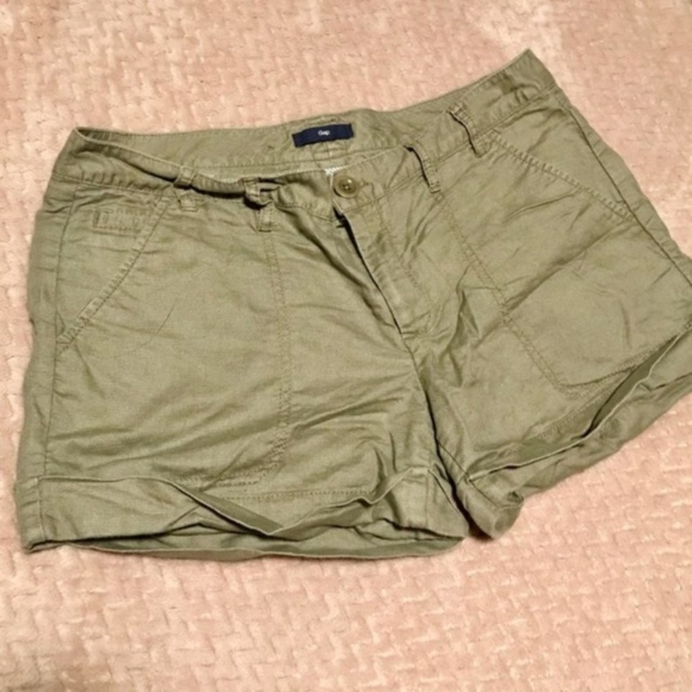 Gap green cargo shorts